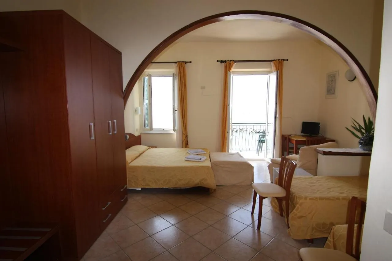 Viviani Raffaella Hotel Monterosso al Mare 0*,  Italië