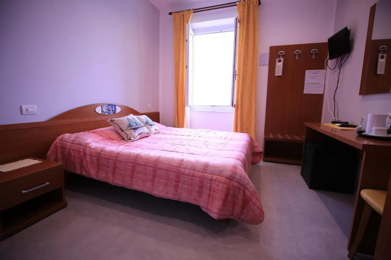 Viviani Raffaella Hotel Monterosso al Mare